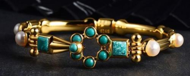 黄金手镯戴哪个手比较好