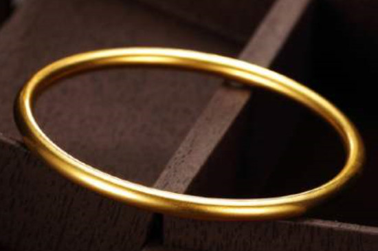 黄金手镯上有红色锈迹怎么办