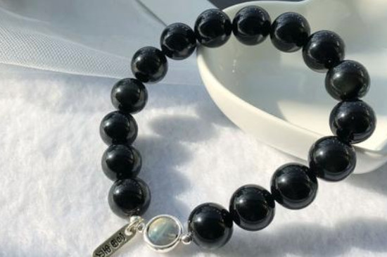 黑曜石手链寓意