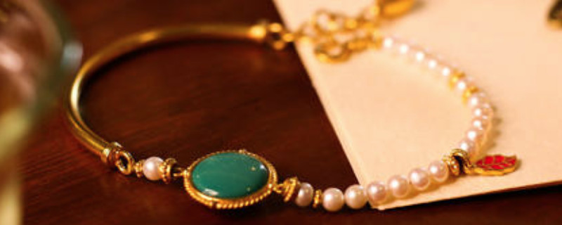 金手链可以和银手链一起戴吗