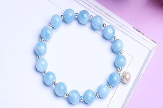 海蓝宝的功效与作用佩戴禁忌