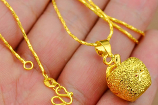 黄金项链越戴越长补救方法