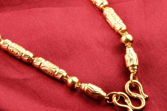 黄金项链可以配玉吊坠吗?