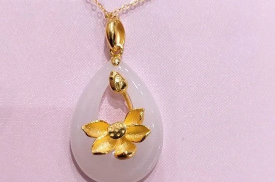 黄金项链可以配玉吊坠吗?