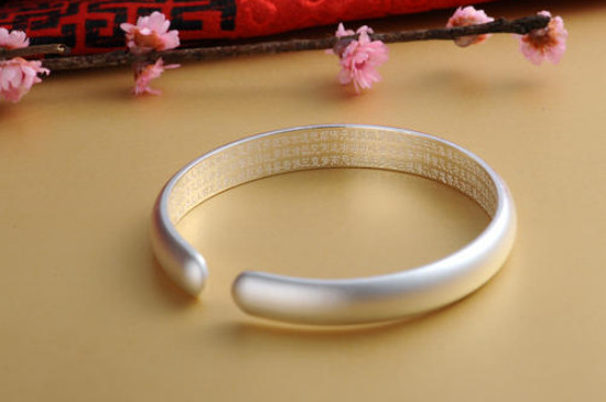 金银可以各戴一只手吗