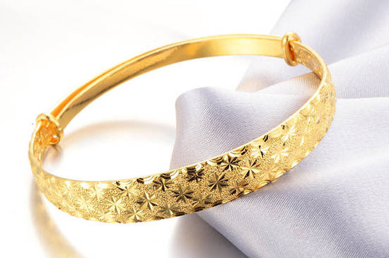 黄金手镯怎么清洗恢复原来光泽