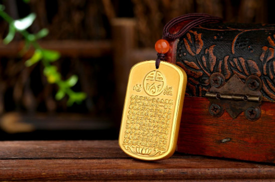 黄金天天碰水会怎么样