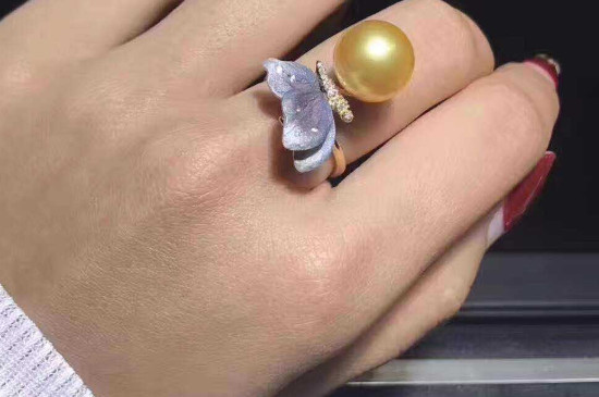 极光金和黄金区别