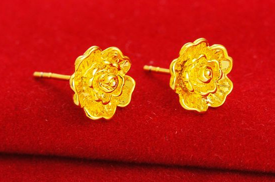 黄金耳钉长期戴不摘可以吗