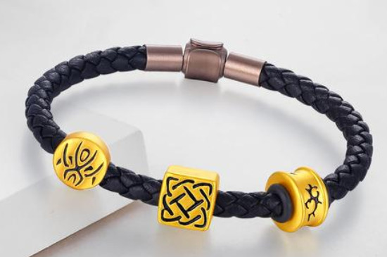 黄金手链多大适合,要根据佩戴者手型决定