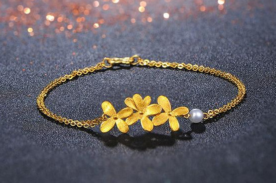 黄金手链适合戴在哪只手,戴左手能起到保养作用