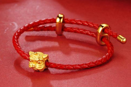 黄金手链适合戴在哪只手,戴左手能起到保养作用