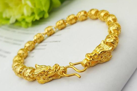 女孩适合戴什么黄金手链,简约大气的手链最经典