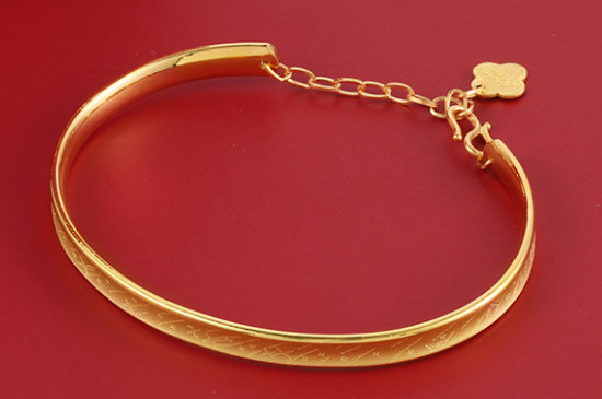 鉴别黄金用火烧还是用牙膏