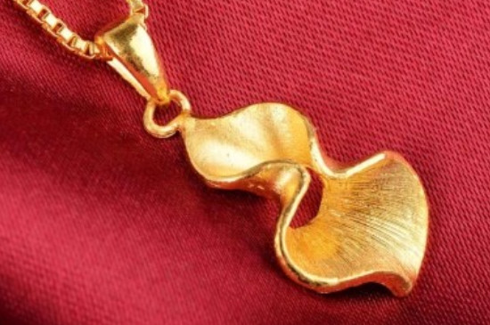 鉴别黄金用火烧还是用牙膏