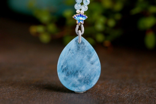 海蓝宝怎样保养才越来越蓝