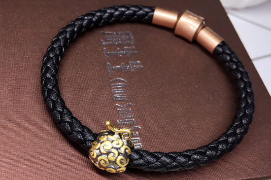 黄金可以配黑绳吗