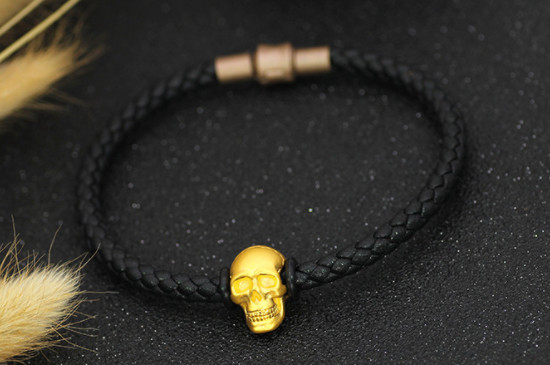 黄金可以配黑绳吗