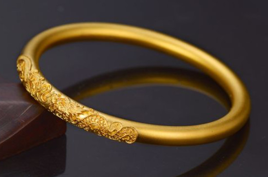 金镯子和玉镯子能戴在同一只手上吗