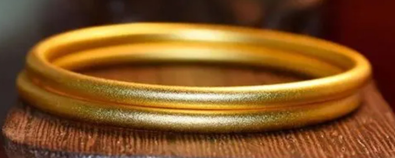 金镯子和玉镯子能戴在同一只手上吗