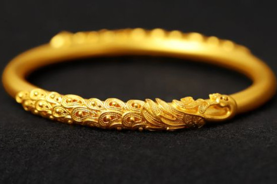 半实心的黄金手镯会不会变形