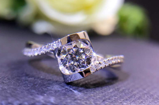 钻石0.3ct是什么意思