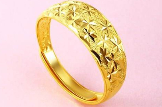 黄金上面出现白色怎么处理