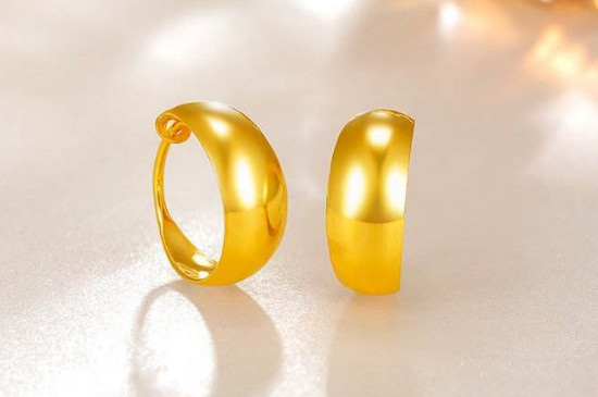 黄金耳环怎么戴