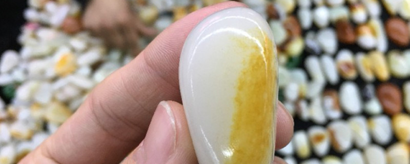 佘太翠和和田玉有什么区别