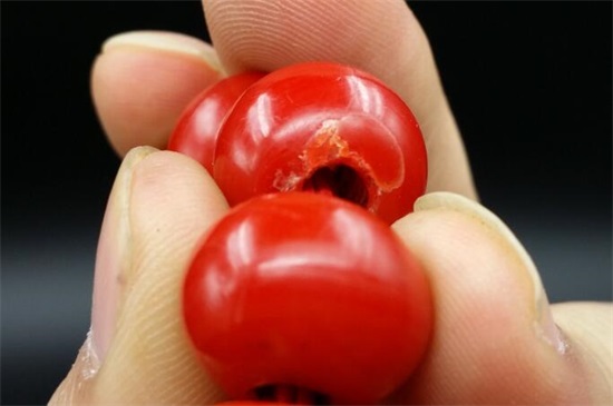 南红和翡翠可以同时佩戴吗，不适合且容易相冲