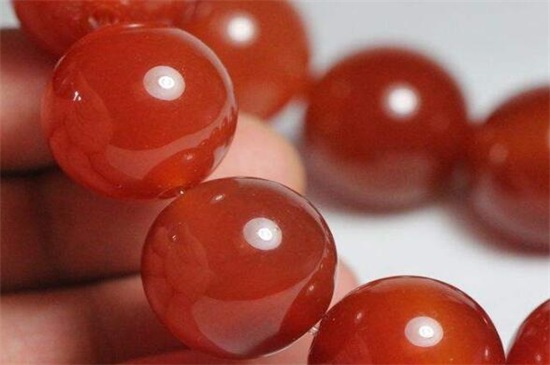 南红玛瑙为什么比普通玛瑙贵，南红玛瑙的文化价值
