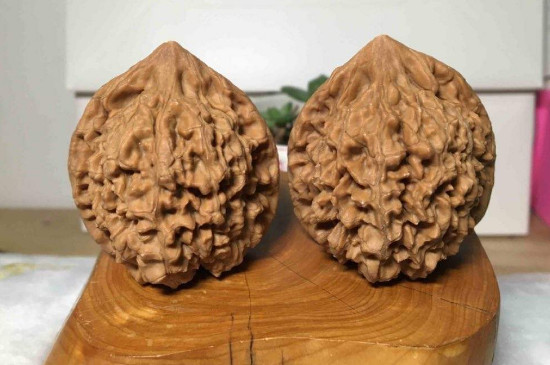 文玩核桃底部怎么处理