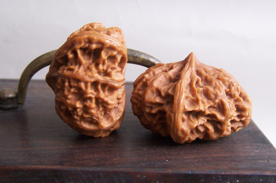 文玩核桃变色的顺序