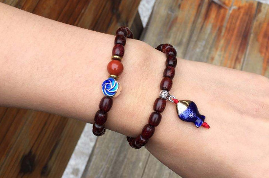 小叶紫檀的鉴别方法