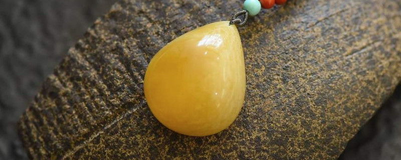 琥珀真假的肉眼鉴别