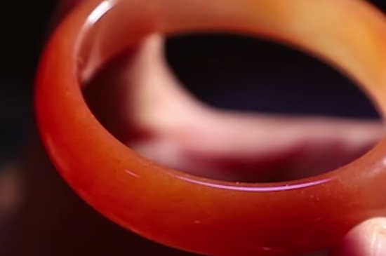 金丝玉什么颜色最好