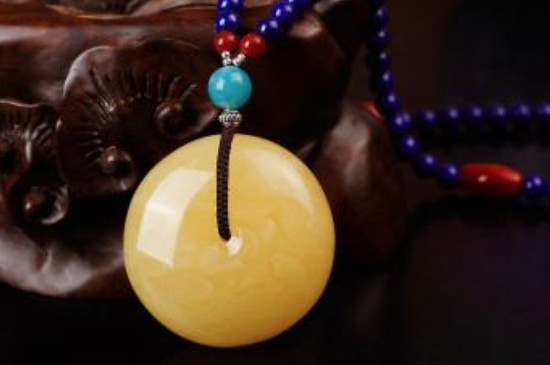 蜜蜡可以沾水洗澡吗