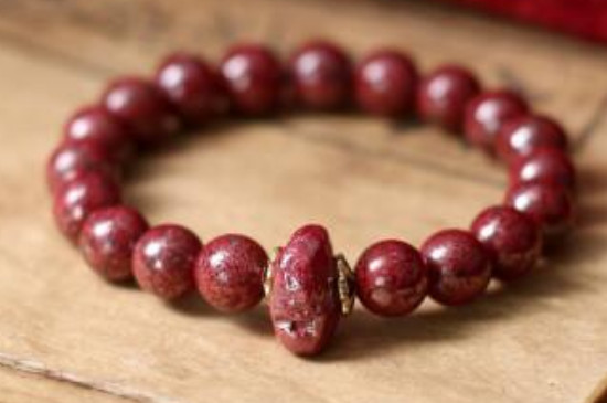 什么属相不能佩戴朱砂石，佩戴朱砂需要注意什么