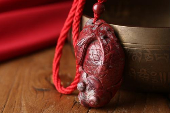 什么属相不能佩戴朱砂石，佩戴朱砂需要注意什么