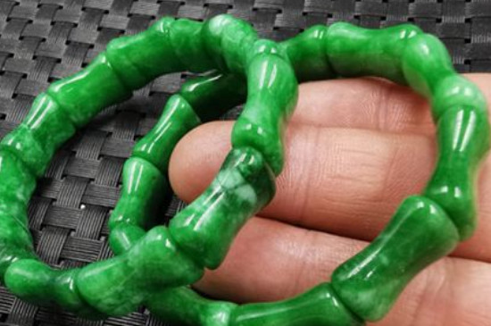 玉石手链佩戴的忌讳几颗珠子