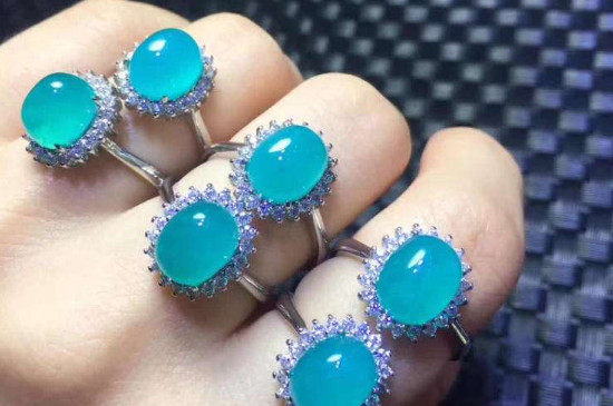 天河石能和翡翠一起戴吗