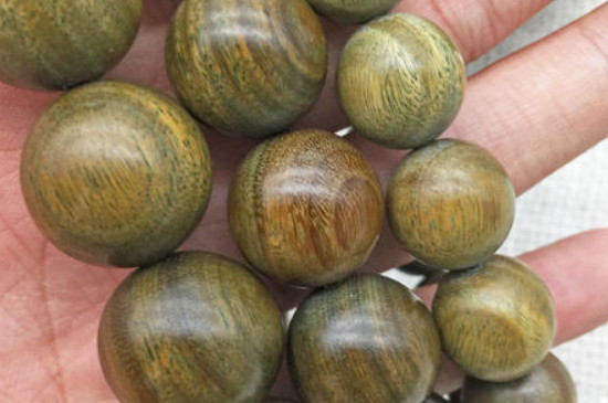 绿檀木手串能长期戴吗