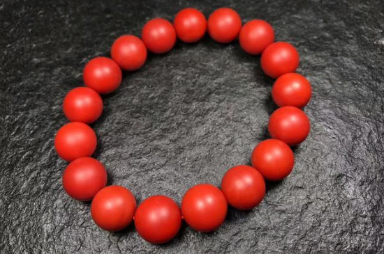 保山南红真假鉴定方法，看颜色质地荧光纹路