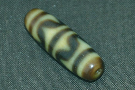 有天然天珠吗，天然天珠是九眼石页岩