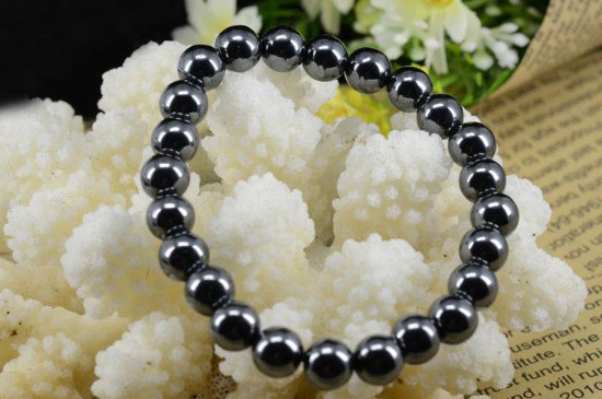 天然黑胆石项链多少钱，价格100～200元左右