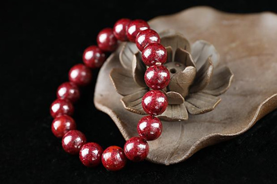 长期佩戴紫金砂对身体有害吗，日常佩戴对身体无害