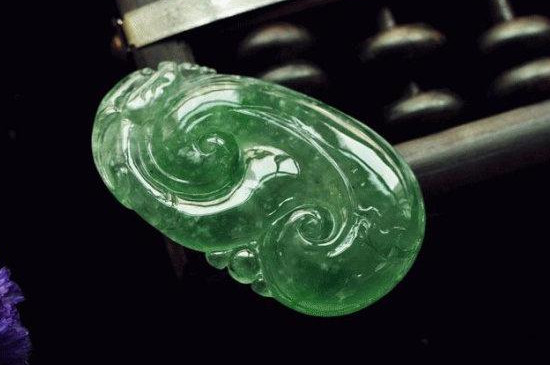 戴玉手镯对女性有什么坏处