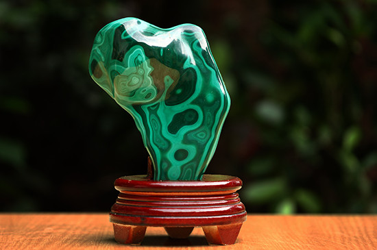 硅孔雀石是天然的吗