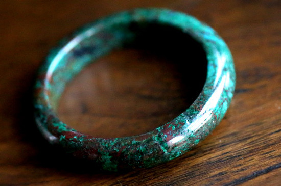 硅孔雀石是宝石吗