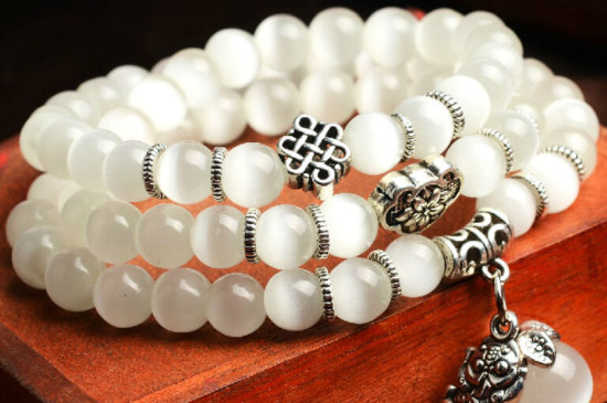 透石膏手串的功效与作用